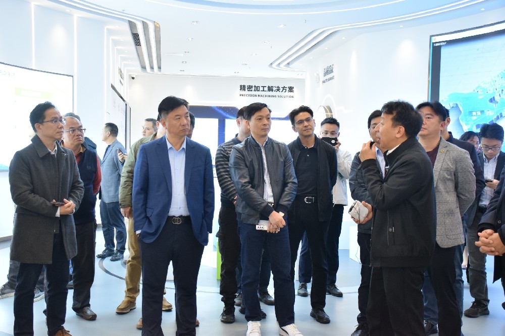 校友重聚 共话成长丨华南理工大学校友会考察团参访沃德精密科技